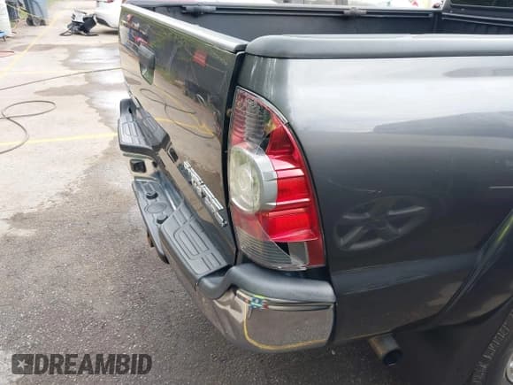 ✅ 2013 Toyota Tacoma PreRunner • VIN: 5TFTU4GN7DX040504 • Lot: 43061706. Listed on IAAI with 176,888 mi. Free auction sales archive from the USA and detailed vehicle history report at DreamBid. Image 18.