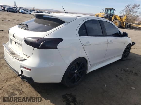 ✅ 2011 Mitsubishi Lancer • VIN: JA32Y6HV5BU046289 • Lot: 82441364. Wystawiony na Copart z przebiegiem 142 175 mil. Bezpłatny archiwum sprzedaży aukcyjnych z USA i szczegółowy raport historii pojazdu na DreamBid. Zdjęcie 3.