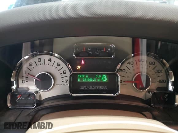 ✅ 2013 Ford Expedition XLT • VIN: 1FMJU1J57DEF38630 • Lot: 81956375. Listed on Copart with 221,200 mi. Free auction sales archive from the USA and detailed vehicle history report at DreamBid. Image 9.