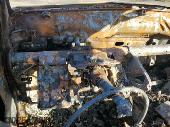 ✅ 2000 Suzuki Grand Vitara JLX • VIN: JS3TD62V0Y4130959 • Лот: 86070084. Опубликован ранее на Copart с пробегом Не указан. Бесплатный доступ к архиву аукционных продаж из США и подробный отчёт об истории автомобиля на DreamBid. Изображение 9.