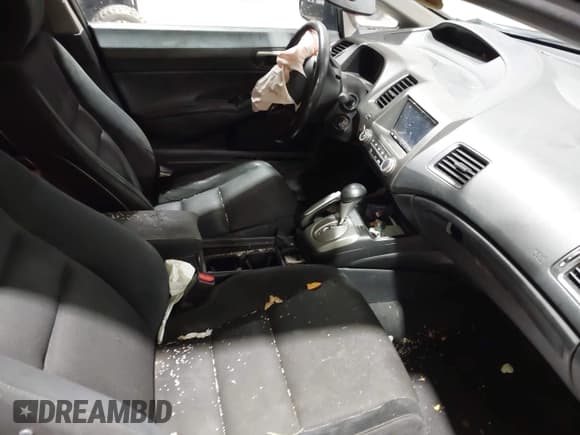 ✅ 2010 Honda Civic LX-S • VIN: 19XFA1F64AE080209 • Lot: 43530812. Wystawiony na IAAI z przebiegiem 266 132 mil. Bezpłatny archiwum sprzedaży aukcyjnych z USA i szczegółowy raport historii pojazdu na DreamBid. Zdjęcie 5.