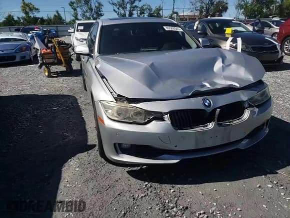 ✅ 2013 BMW 3 Series 335i • VIN: WBA3A9G54DNP36218 • Lot: 65508545. Listed on Copart with 165,957 mi. Free auction sales archive from the USA and detailed vehicle history report at DreamBid. Image 13.