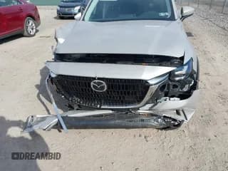 ✅ 2024 Mazda CX-90 Preferred • VIN: JM3KKBHD0R1176972 • Lot: 43607520. Wystawiony na IAAI z przebiegiem 11 511 mil. Bezpłatny archiwum sprzedaży aukcyjnych z USA i szczegółowy raport historii pojazdu na DreamBid. Zdjęcie 6.