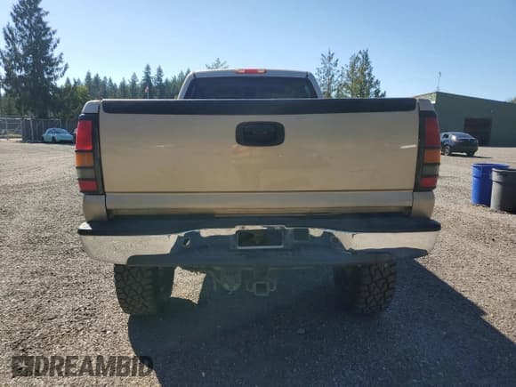 ✅ 2006 Chevrolet Silverado 2500HD LT3 • VIN: 1GCHK23D86F200833 • Лот: 81657075. Опубликован ранее на Copart с пробегом 153 817 миль. Бесплатный доступ к архиву аукционных продаж из США и подробный отчёт об истории автомобиля на DreamBid. Изображение 6.