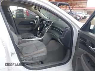 2013 Chevrolet Malibu LS z VIN 1G11B5SA8DF143372, wystawiony jako IAAI lot #43250501 z przebiegiem 249 820 mil mil oraz . Historia ofert i sprzedaży dostępna na DreamBid. Obrazek 5.