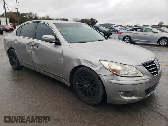 ✅ 2010 Hyundai Genesis • VIN: KMHGC4DE0AU095457 • Lot: 89697535. Wystawiony na Copart z przebiegiem 160 918 mil. Bezpłatny archiwum sprzedaży aukcyjnych z USA i szczegółowy raport historii pojazdu na DreamBid. Zdjęcie 4.