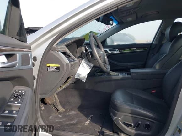 ✅ 2016 Hyundai Genesis 3.8L • VIN: KMHGN4JE2GU117966 • Lot: 41467680. Wystawiony na IAAI z przebiegiem 90 908 mil. Bezpłatny archiwum sprzedaży aukcyjnych z USA i szczegółowy raport historii pojazdu na DreamBid. Zdjęcie 5.