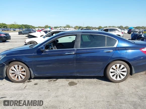 ✅ 2015 Honda Accord EX-L • VIN: 1HGCR2F80FA042085 • Lot: 43746595. Listed on IAAI with 117,193 mi. Free auction sales archive from the USA and detailed vehicle history report at DreamBid. Image 15.