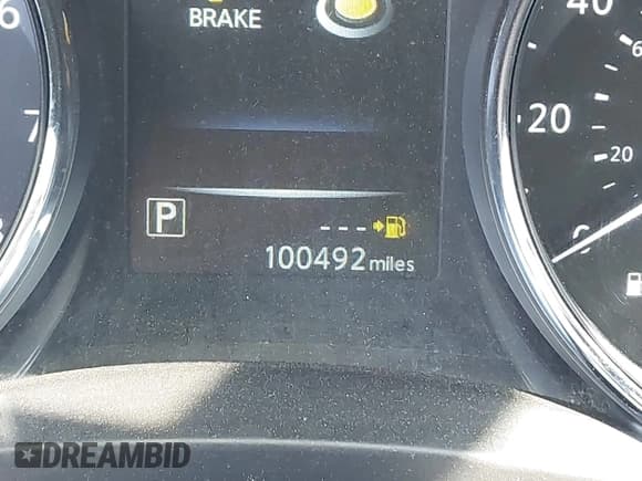 ✅ 2017 Nissan Rogue SV • VIN: 5N1AT2MT3HC877423 • Лот: 42073119. Опубликован ранее на IAAI с пробегом 100 492 миль. Бесплатный доступ к архиву аукционных продаж из США и подробный отчёт об истории автомобиля на DreamBid. Изображение 16.