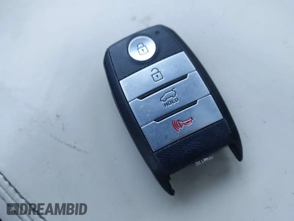 ✅ 2017 Kia Sorento SX • VIN: 5XYPKDA50HG237412 • Lot: 42776791. Listed on IAAI with 171,470 mi. Free auction sales archive from the USA and detailed vehicle history report at DreamBid. Image 11.