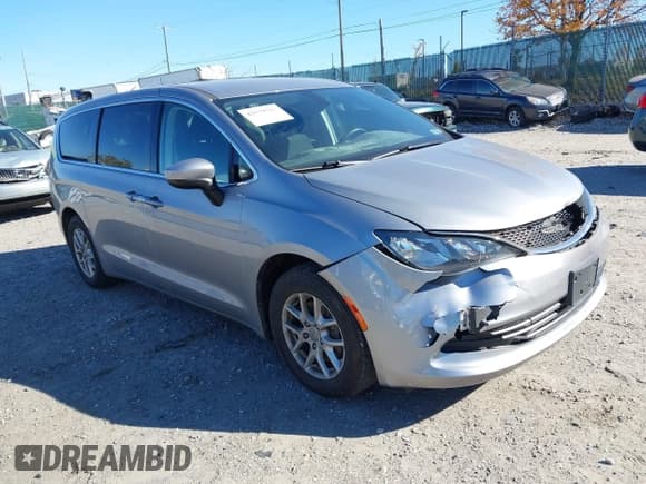✅ 2017 Chrysler Pacifica Touring • VIN: 2C4RC1DG0HR663808 • Lot: 43579711. Listed on IAAI with 57,681 mi. Free auction sales archive from the USA and detailed vehicle history report at DreamBid. Image 1.