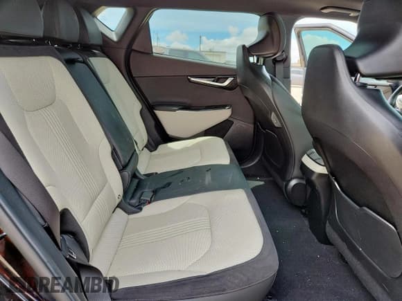 ✅ 2022 Kia EV6 GT-Line • VIN: KNDC44LA9N5052962 • Лот: 60885465. Опубликован ранее на Copart с пробегом 27 532 миль. Бесплатный доступ к архиву аукционных продаж из США и подробный отчёт об истории автомобиля на DreamBid. Изображение 10.