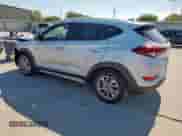 2017 Hyundai Tucson SE Plus z VIN KM8J33A40HU479700, wystawiony jako Copart lot #85646845 z przebiegiem 132 260 mil mil oraz Szkoda całkowita • Salvage title. Historia ofert i sprzedaży dostępna na DreamBid. Obrazek 2.