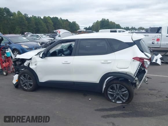 ✅ 2023 Kia Seltos LX • VIN: KNDEPCAA7P7435173 • Lot: 43433136. Listed on IAAI with 32,269 mi. Free auction sales archive from the USA and detailed vehicle history report at DreamBid. Image 14.