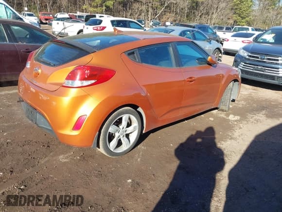 ✅ 2013 Hyundai Veloster w/Gray Int • VIN: KMHTC6AD3DU126193 • Lot: 41251982. Wystawiony na IAAI z przebiegiem 119 066 mil. Bezpłatny archiwum sprzedaży aukcyjnych z USA i szczegółowy raport historii pojazdu na DreamBid. Zdjęcie 4.