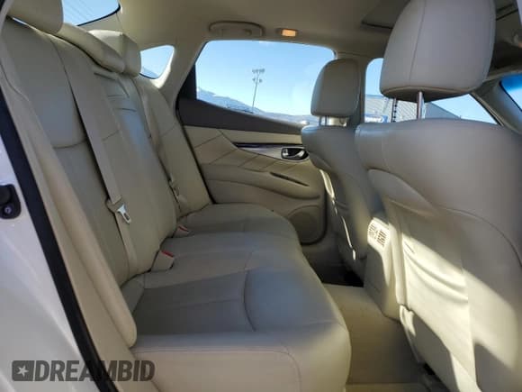 ✅ 2018 Infiniti Q70 Luxe • VIN: JN1BY1AR1JM220040 • Lot: 89330635. Wystawiony na Copart z przebiegiem 51 972 mil. Bezpłatny archiwum sprzedaży aukcyjnych z USA i szczegółowy raport historii pojazdu na DreamBid. Zdjęcie 10.