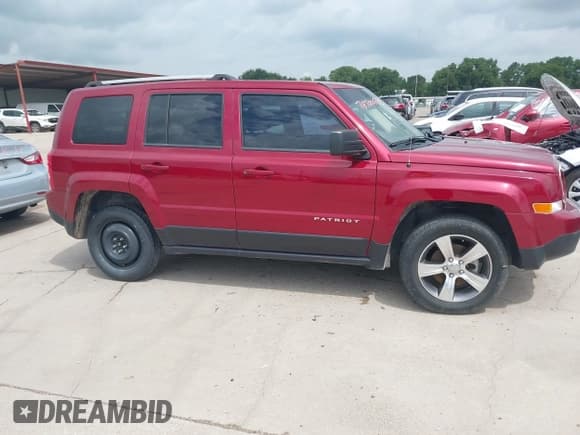✅ 2016 Jeep Patriot Latitude • VIN: 1C4NJRFB3GD809673 • Lot: 42652293. Listed on IAAI with 94,607 mi. Free auction sales archive from the USA and detailed vehicle history report at DreamBid. Image 14.