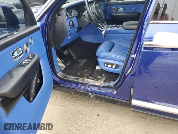 ✅ 2023 Rolls-Royce Cullinan • VIN: SLATV4C00PU216605 • Lot: 74923524. Wystawiony na Copart z przebiegiem 13 428 mil. Bezpłatny archiwum sprzedaży aukcyjnych z USA i szczegółowy raport historii pojazdu na DreamBid. Zdjęcie 13.