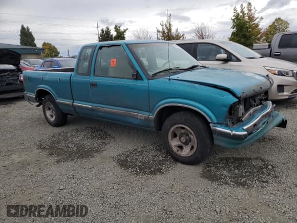 ✅ 1996 Chevrolet S-10 LS • VIN: 1GCCS19X6T8143781 • Lot: 85875685. Listed on Copart with 213,077 mi. Free auction sales archive from the USA and detailed vehicle history report at DreamBid. Image 4.