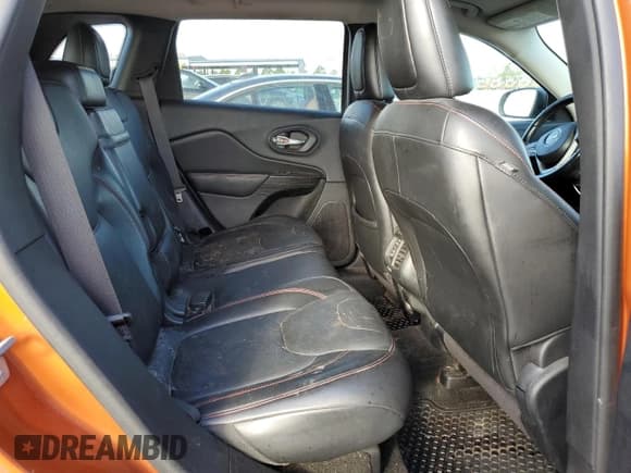 ✅ 2016 Jeep Cherokee Trailhawk • VIN: 1C4PJMBS9GW132909 • Lot: 84931095. Listed on Copart with 170,794 mi. Free auction sales archive from the USA and detailed vehicle history report at DreamBid. Image 11.