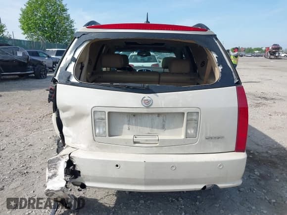 ✅ 2008 Cadillac SRX AWD • VIN: 1GYEE437280198061 • Lot: 42178778. Listed on IAAI with 216,943 mi. Free auction sales archive from the USA and detailed vehicle history report at DreamBid. Image 15.