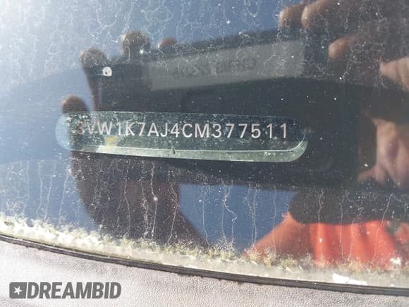 ✅ 2012 Volkswagen Jetta S • VIN: 3VW1K7AJ4CM377511 • Lot: 42565729. Wystawiony na IAAI z przebiegiem 84 155 mil. Bezpłatny archiwum sprzedaży aukcyjnych z USA i szczegółowy raport historii pojazdu na DreamBid. Zdjęcie 9.