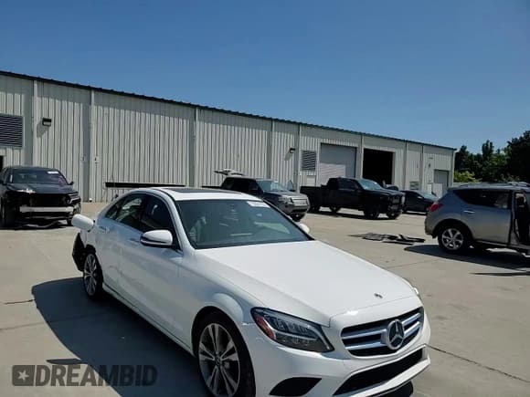 ✅ 2020 Mercedes-Benz C 300 • VIN: W1KWF8DB9LR570667 • Lot: 70351355. Wystawiony na Copart z przebiegiem 95 471 mil. Bezpłatny archiwum sprzedaży aukcyjnych z USA i szczegółowy raport historii pojazdu na DreamBid. Zdjęcie 13.