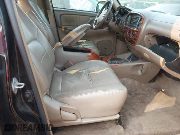 ✅ 2004 Toyota Tundra Limited • VIN: 5TBDT48114S439670 • Lot: 42390719. Listed on IAAI with 193,112 mi. Free auction sales archive from the USA and detailed vehicle history report at DreamBid. Image 5.