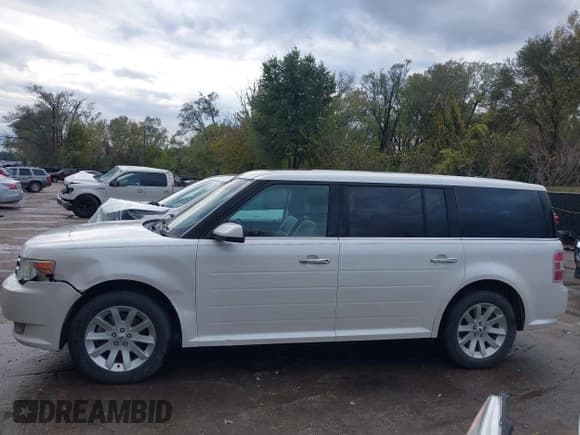 ✅ 2012 Ford Flex SEL • VIN: 2FMGK5CC4CBD13899 • Lot: 43550073. Listed on IAAI with 175,863 mi. Free auction sales archive from the USA and detailed vehicle history report at DreamBid. Image 14.