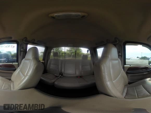 ✅ 2005 Ford F-250 XL • VIN: 1FTSW21PX5EA16621 • Lot: 42330472. Listed on IAAI with 237,031 mi. Free auction sales archive from the USA and detailed vehicle history report at DreamBid. Image 19.