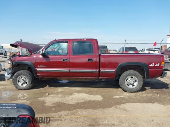 ✅ 2001 Chevrolet Silverado 2500HD LS • VIN: 1GCHK23UX1F185812 • Lot: 41879549. Listed on IAAI with 212,295 mi. Free auction sales archive from the USA and detailed vehicle history report at DreamBid. Image 14.