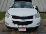 ✅ 2010 Chevrolet Traverse 2LT • VIN: 1GNLVGED6AS134575 • Lot: 74089544. Wystawiony na Copart z przebiegiem 137 781 mil. Bezpłatny archiwum sprzedaży aukcyjnych z USA i szczegółowy raport historii pojazdu na DreamBid. Zdjęcie 5.