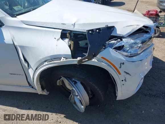 ✅ 2016 BMW X5 xDrive35d • VIN: 5UXKS4C51G0N13526 • Lot: 42790173. Wystawiony na IAAI z przebiegiem Nie podano. Bezpłatny archiwum sprzedaży aukcyjnych z USA i szczegółowy raport historii pojazdu na DreamBid. Zdjęcie 13.