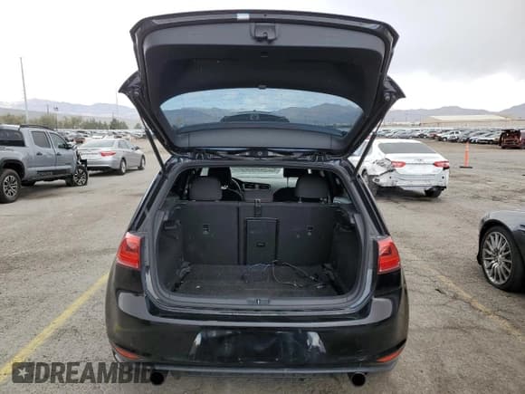 ✅ 2016 Volkswagen Golf GTI SE • VIN: 3VW5T7AU0GM034466 • Lot: 47841615. Wystawiony na Copart z przebiegiem 77 966 mil. Bezpłatny archiwum sprzedaży aukcyjnych z USA i szczegółowy raport historii pojazdu na DreamBid. Zdjęcie 6.