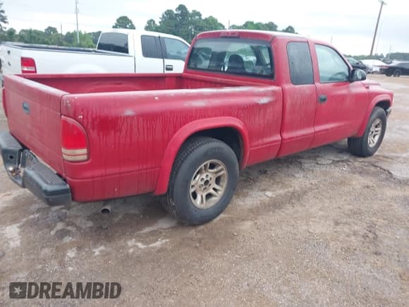 ✅ 2004 Dodge Dakota • VIN: 1D7GL12K34S628533 • Lot: 42187444. Wystawiony na IAAI z przebiegiem 220 926 mil. Bezpłatny archiwum sprzedaży aukcyjnych z USA i szczegółowy raport historii pojazdu na DreamBid. Zdjęcie 4.