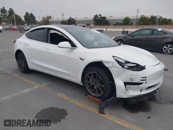 ✅ 2020 Tesla Model 3 Standard Range Plus • VIN: 5YJ3E1EA7LF633297 • Лот: 43512248. Опубликован ранее на IAAI с пробегом Не указан. Бесплатный доступ к архиву аукционных продаж из США и подробный отчёт об истории автомобиля на DreamBid. Изображение 1.