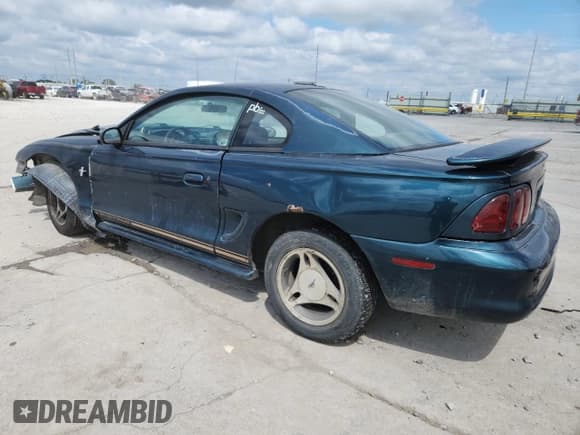 ✅ 1997 Ford Mustang • VIN: 1FALP4043VF182533 • Лот: 70553975. Опубликован ранее на Copart с пробегом 251 448 миль. Бесплатный доступ к архиву аукционных продаж из США и подробный отчёт об истории автомобиля на DreamBid. Изображение 2.