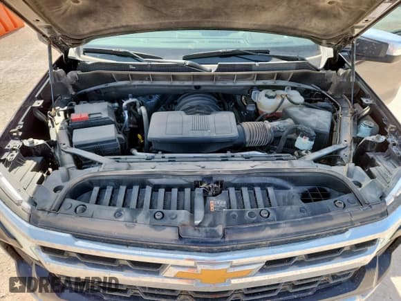 ✅ 2024 Chevrolet Silverado 1500 LT • VIN: 1GCUDDED9RZ140470 • Lot: 71728815. Listed on Copart with 39,539 mi. Free auction sales archive from the USA and detailed vehicle history report at DreamBid. Image 11.