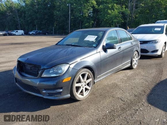 ✅ 2014 Mercedes-Benz C 250 Sport • VIN: WDDGF4HB2EG241072 • Lot: 42553128. Listed on IAAI with 106,726 mi. Free auction sales archive from the USA and detailed vehicle history report at DreamBid. Image 17.