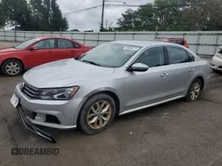 ✅ 2016 Volkswagen Passat S • VIN: 1VWAT7A35GC044790 • Lot: 69966575. Wystawiony na Copart z przebiegiem 200 577 mil. Bezpłatny archiwum sprzedaży aukcyjnych z USA i szczegółowy raport historii pojazdu na DreamBid. Zdjęcie 1.
