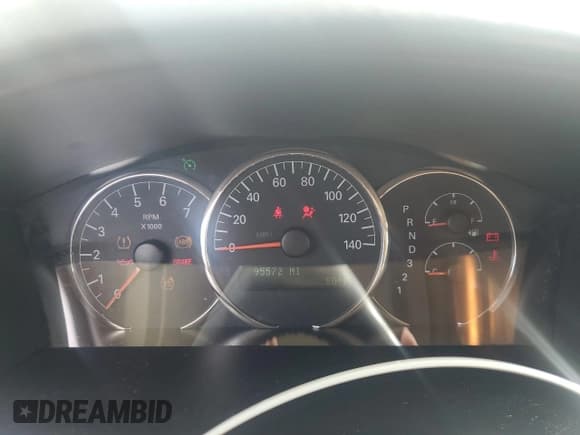 ✅ 2008 Buick LaCrosse CXL • VIN: 2G4WD582781344129 • Лот: 71888645. Опубликован ранее на Copart с пробегом 95 572 миль. Бесплатный доступ к архиву аукционных продаж из США и подробный отчёт об истории автомобиля на DreamBid. Изображение 9.