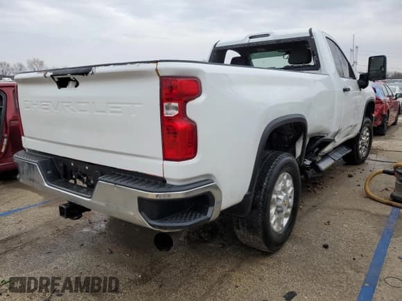 ✅ 2024 Chevrolet Silverado 2500HD • VIN: 1GC3YNEY6RF101989 • Lot: 85584854. Wystawiony na Copart z przebiegiem Nie podano. Bezpłatny archiwum sprzedaży aukcyjnych z USA i szczegółowy raport historii pojazdu na DreamBid. Zdjęcie 3.