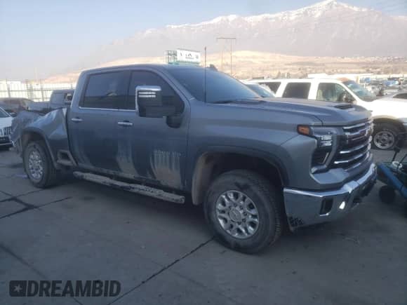 2024 Chevrolet Silverado 3500HD LTZ с VIN 2GC4YUEYXR1174613, выставлен на аукционе Copart как лот 83714764 с пробегом 7 123 миль миль и Списание • Salvage title. История ставок и продаж доступна на DreamBid. Изображение 4.