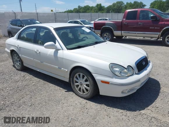 ✅ 2004 Hyundai Sonata GLS • VIN: KMHWF35H34A949529 • Lot: 42526849. Listed on IAAI with 419,036 mi. Free auction sales archive from the USA and detailed vehicle history report at DreamBid. Image 1.