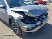 ✅ 2019 Volkswagen Tiguan SE • VIN: 3VV2B7AX7KM137428 • Lot: 43348577. Wystawiony na IAAI z przebiegiem 149 458 mil. Bezpłatny archiwum sprzedaży aukcyjnych z USA i szczegółowy raport historii pojazdu na DreamBid. Zdjęcie 6.
