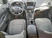 ✅ 2013 Ford Escape SE • VIN: 1FMCU0G96DUD15451 • Lot: 95038145. Wystawiony na Copart z przebiegiem 277 293 mil. Bezpłatny archiwum sprzedaży aukcyjnych z USA i szczegółowy raport historii pojazdu na DreamBid. Zdjęcie 8.