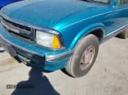 ✅ 1995 Chevrolet Blazer • VIN: 1GNDT13W3S2177106 • Lot: 43220738. Wystawiony na IAAI z przebiegiem 157 259 mil. Bezpłatny archiwum sprzedaży aukcyjnych z USA i szczegółowy raport historii pojazdu na DreamBid. Zdjęcie 11.