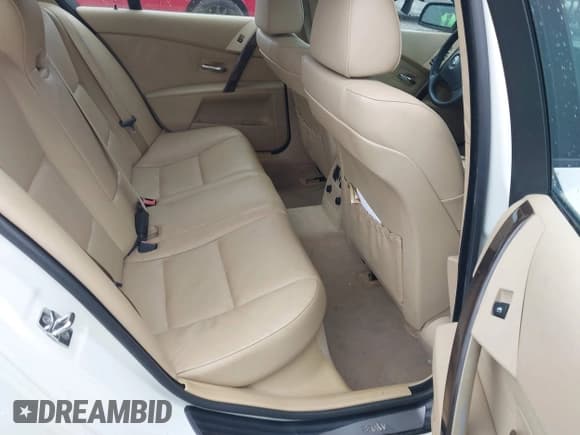 ✅ 2004 BMW 5 Series 525i • VIN: WBANA535X4B176214 • Lot: 43011222. Wystawiony na IAAI z przebiegiem 113 692 mil. Bezpłatny archiwum sprzedaży aukcyjnych z USA i szczegółowy raport historii pojazdu na DreamBid. Zdjęcie 8.