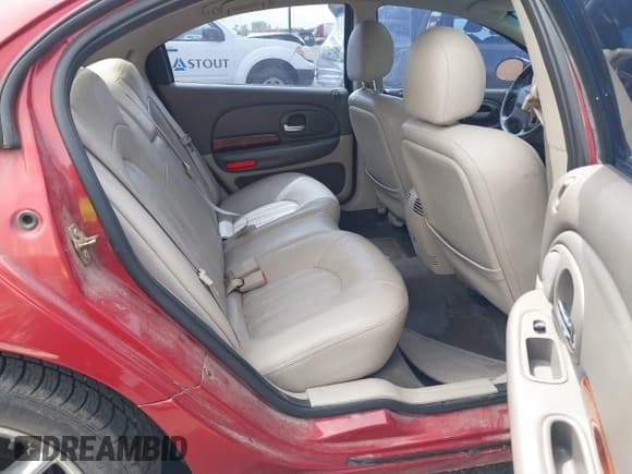 ✅ 2003 Chrysler 300M M • VIN: 2C3AE66G83H567901 • Lot: 42046395. Wystawiony na IAAI z przebiegiem 136 857 mil. Bezpłatny archiwum sprzedaży aukcyjnych z USA i szczegółowy raport historii pojazdu na DreamBid. Zdjęcie 8.