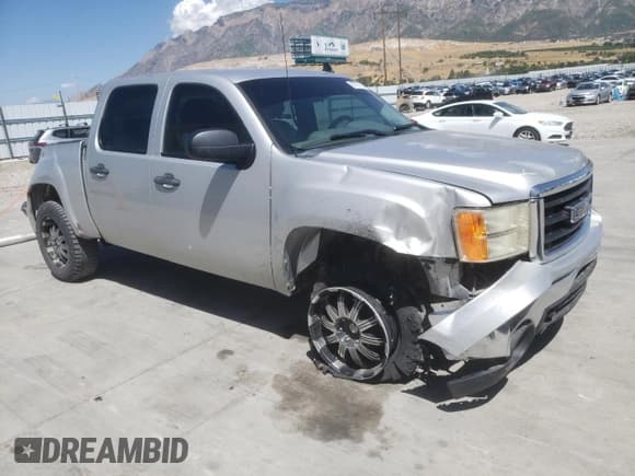 ✅ 2010 GMC Sierra 1500 • VIN: 3GTXKVE28AG143985 • Lot: 67787004. Wystawiony na Copart z przebiegiem Nie podano. Bezpłatny archiwum sprzedaży aukcyjnych z USA i szczegółowy raport historii pojazdu na DreamBid. Zdjęcie 4.